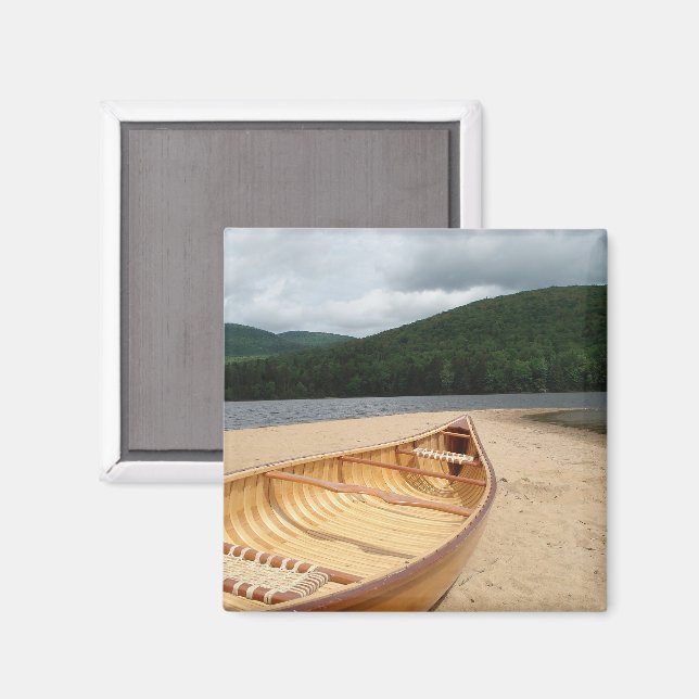 Canoe vid Beach vid Sjö Magnet (Front/Back)
