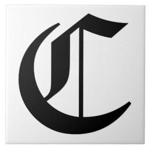 Canterbury Brev C i Black on White Monogram Kakelplatta