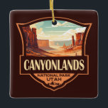 Canyonlands nationalpark Illustration Retro Julgransprydnad Keramik<br><div class="desc">Konstruktion för vektorkonst i Canyonlands. Parken är känd för sitt dramatiska ökenlandskap som koloradfloden utgör. Ön i Himlar är en stor,  planfull mesa med panoramabläckage.</div>