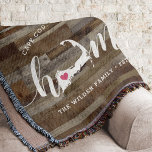 Cape Cod Home Town Personlig Wood look Filt<br><div class="desc">Visa lite hemligt pride med denna söta rustiska faux-träplank som innehåller "hem" i vit kalligrafskript med en silhuett karta av Cape Cod som står i brev "O". En rosa hjärtillustration inuti det statliga karta kompletterar designen. Du kan ändra hjärtans position till din hemstad genom att öppna designen verktyg och dra...</div>