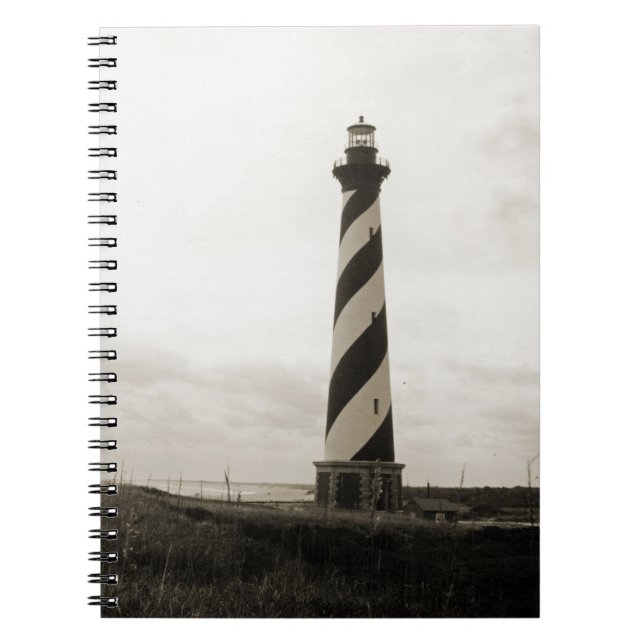 Cape Hatteras Lighthouse Anteckningsbok Med Spiral (Framsidan)