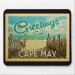 Cape May Beach Vintage resor<br><div class="desc">I Hälsning från Cape May-vintagen finns en sandstrand med vackra turkoshavet vatten och över havet, ett blå himmel med giftiga vita moln. I vintage resor stil.</div>