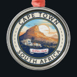 Cape Town South Afrika Travel Art Badge Julgransprydnad Metall<br><div class="desc">Kapstadens retro-vektorresedesign. Kapstaden är en hamnstad på sydvästra kusten i södra Afrikan,  på en peninsula under det påtvingade Bord-berget.</div>