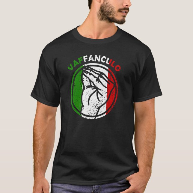 Capisci Vaffanculo Italiano Flagga Hand Gesture T Shirt (Framsida)