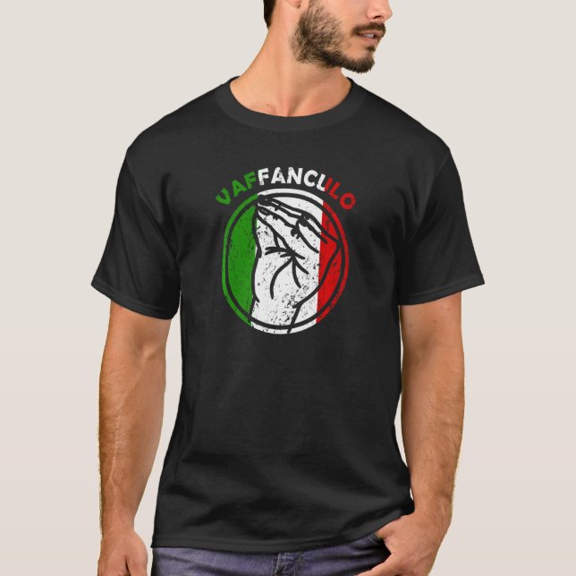 Capisci Vaffanculo Italiano Flagga Hand Gesture T Shirt (Framsida)