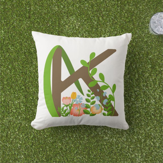 Capital brev K blommigt monogram Kudde (Gräs)