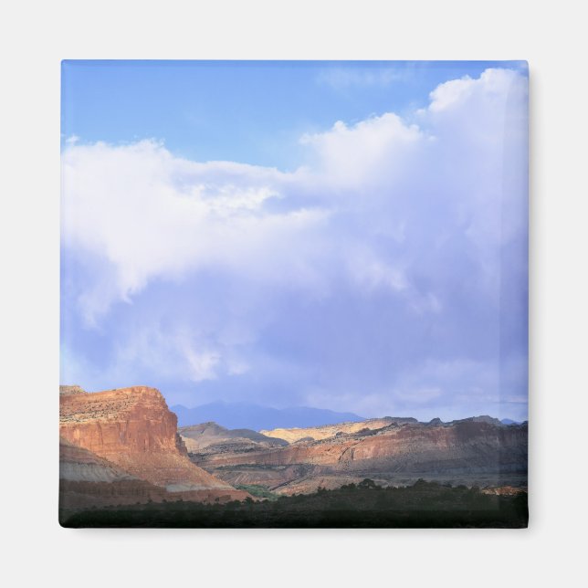 Capitol Reef National Park, Utah. USA. Cumulus Magnet (Framsidan)