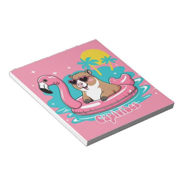 Capivara Estilosa no Verão com Boia Rosa Anteckningsblock (Vinklad)