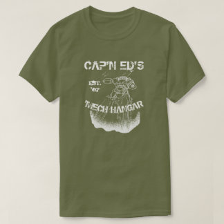 Cap'n Eds 'Mech HangarT-tröja Tröja