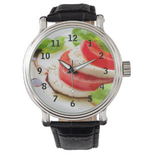 Caprese sallad. Tomat- och Mozzarellaskivor Armbandsur