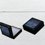 Capricorn Astrological Zodiac Sign Namn Minnesask<br><div class="desc">Capricorn Astrological Zodiac Signera Namn. Förbered kärnan av Capricorn med vår exklusiv Astrological Zodiac Sign Magnetic Box. Den här lådan är utformad med precision och adorberad med den ikoniska Capricorn-symbolen och är en hyllning till ambition, beslutsamhet och disciplin - ett kännetecken för en sann Capricorn. Behålla dina skatter, trinketer och...</div>