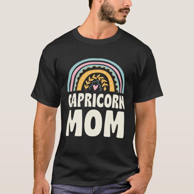 Capricorn Mom Boho Style Bohemian Rainbow Mothers  T Shirt (Framsida)
