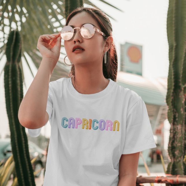 Capricorn-typografi modern färglös enkel t shirt (Skapare uppladdad)
