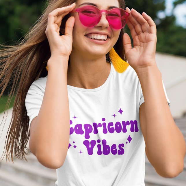 Capricorn Vibes Zodiac Astrology Lila Stars T Shirt (Skapare uppladdad)