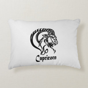 Capricorn Zodiac Sign och Symbol Silver Prydnadskudde
