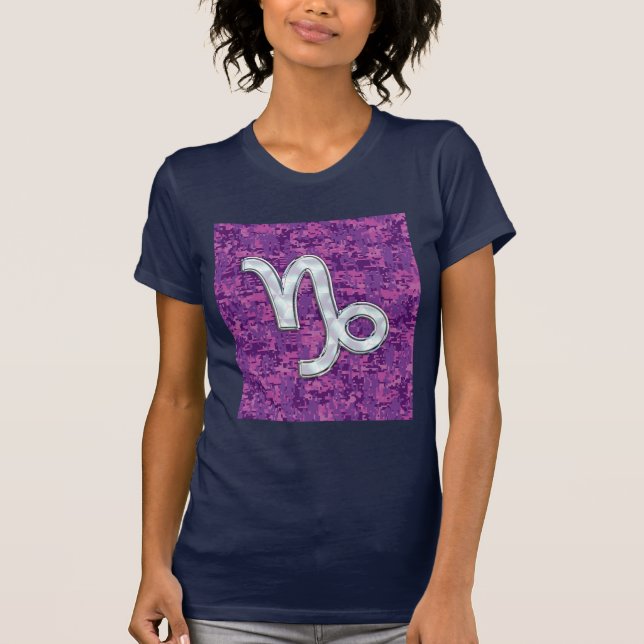 Capricorn Zodiac Symbol Fuchsia Digital Camouflage Tee Shirt (Framsida)