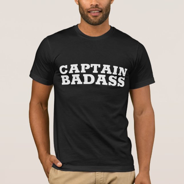 CAPTAIN BADASS MANAR KONT-Shirts Tees T Shirt (Framsida)