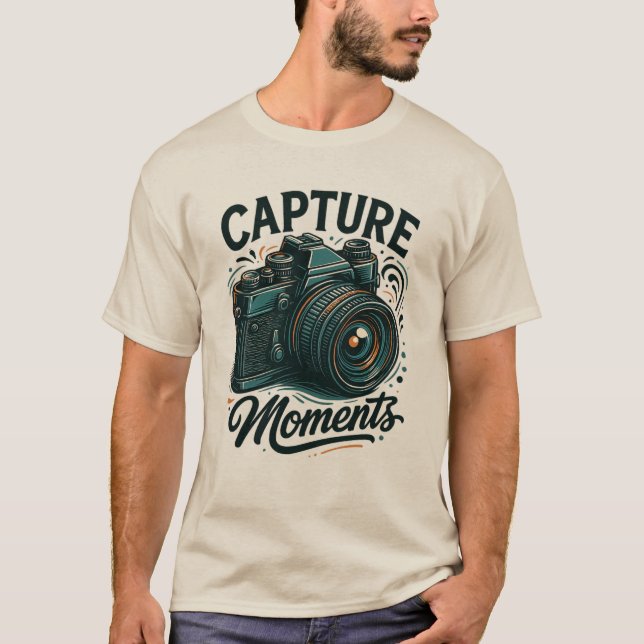 Capture Moments Retro Camera Art T-Shirt (Framsida)