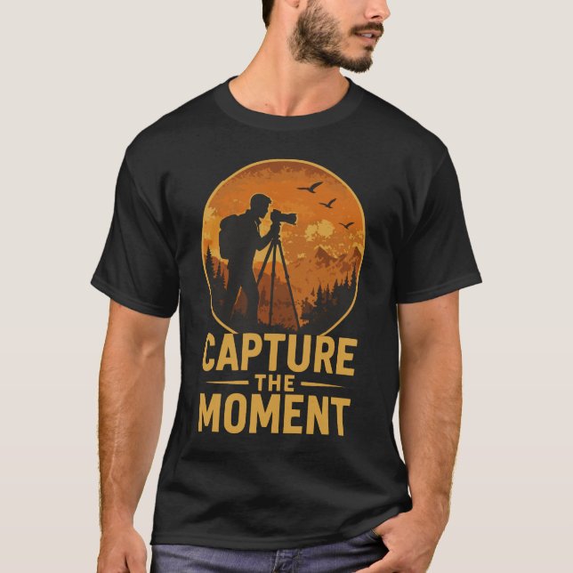 Capture The Moment Photographer Sunset Silhouette  T Shirt (Framsida)