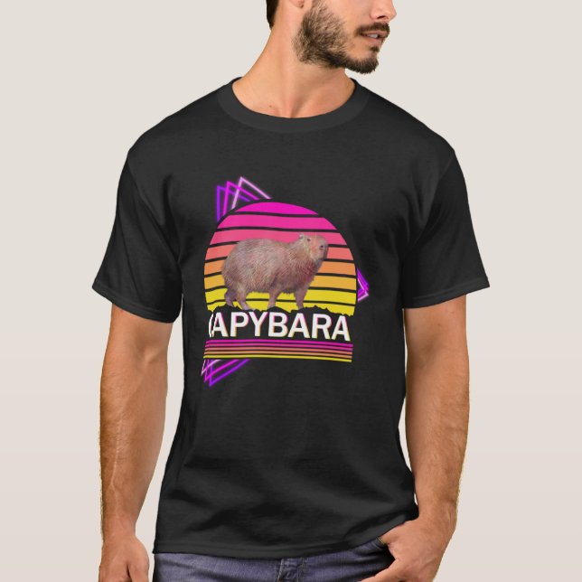 Capybara 80s retro vibe man women  capybara t shirt (Framsida)