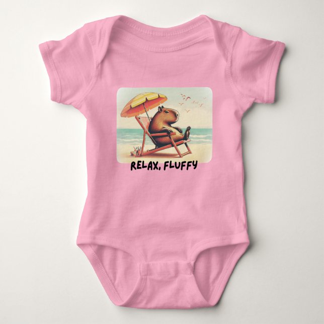 Capybara at beach says: Relax, Fluffy T Shirt (Framsida)