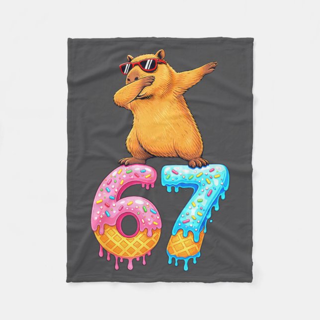 Capybara Dabbing 67 Ice Cream Drip 67 Birthday Boy Fleecefilt (Framsidan)