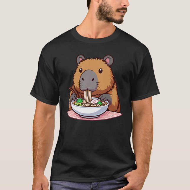 Capybara Eating Ramen T Shirt (Framsida)