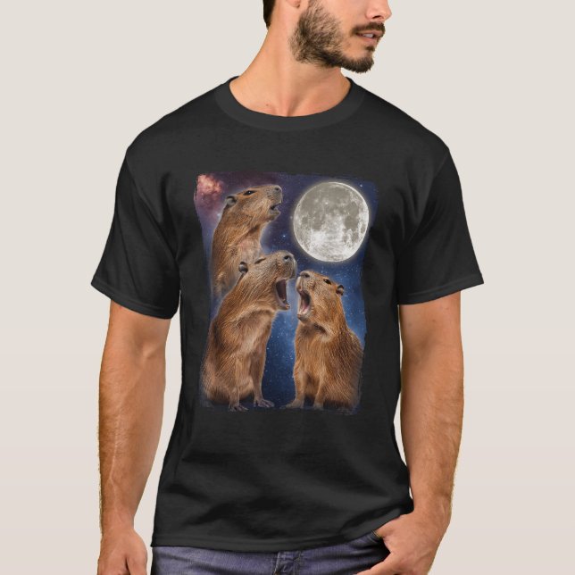 Capybara Howling At The Moon T Shirt (Framsida)
