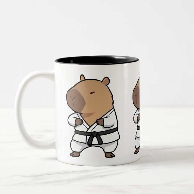 Capybara Karate Mugg | Funny Martial Arts Coffee (Vänster)