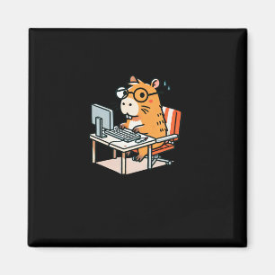 Capybara Programmer som arbetar med datorfästet Magnet