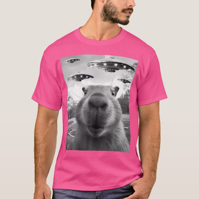 Capybara Selfie med Ufos Alien Capybara T Shirt (Framsida)