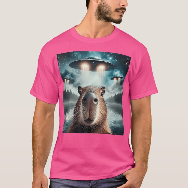 Capybara Selfie with Ufos T Shirt (Framsida)