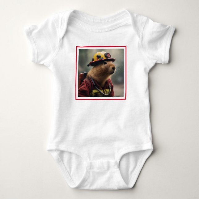 "Capybara till Räddingen: Firefighter Extraordinai T Shirt (Framsida)