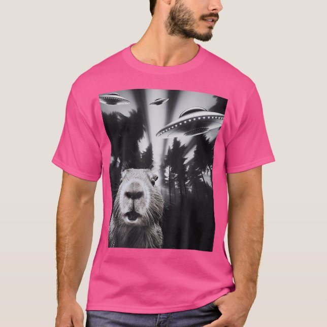 Capybara Ufo T Shirt (Framsida)