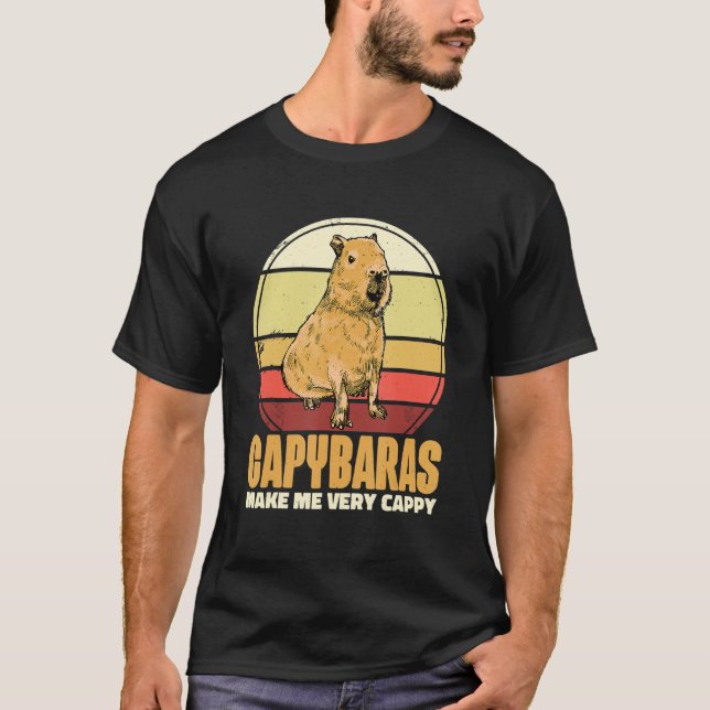 Capybaras gör mig väldigt Cappy T Shirt (Framsida)