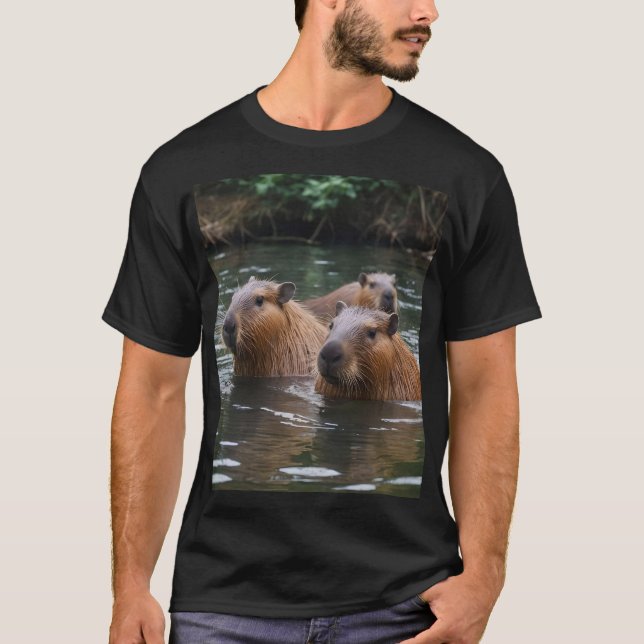 Capybaras' Swimming In The River,  T Shirt (Framsida)