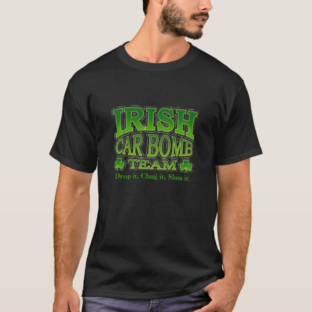 carbombteam tappar det, puttrar det, smäller i det tee shirt (Framsida)