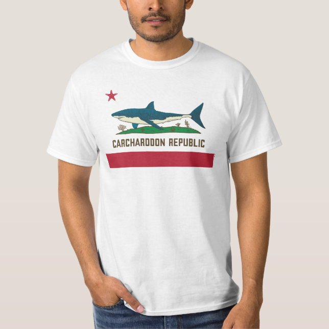 Carcharodon Republic California Flagga White Shark T Shirt (Framsida)