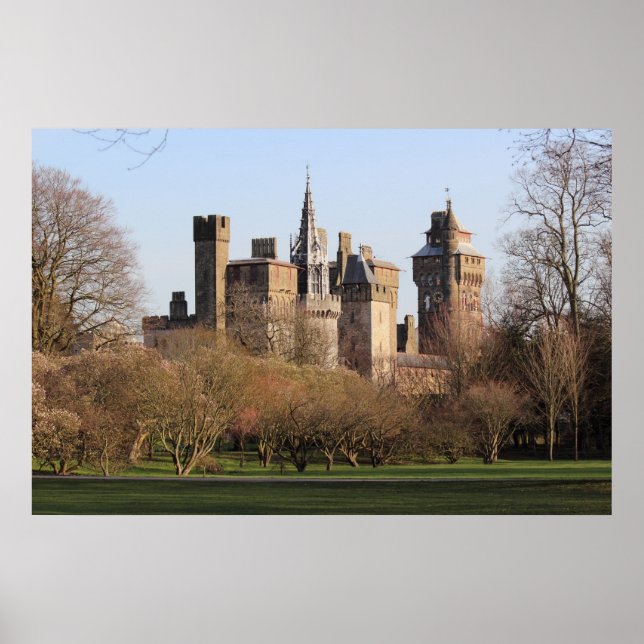 Cardiff Castle i Tidigt Vår Sunlight Poster (Framsidan)