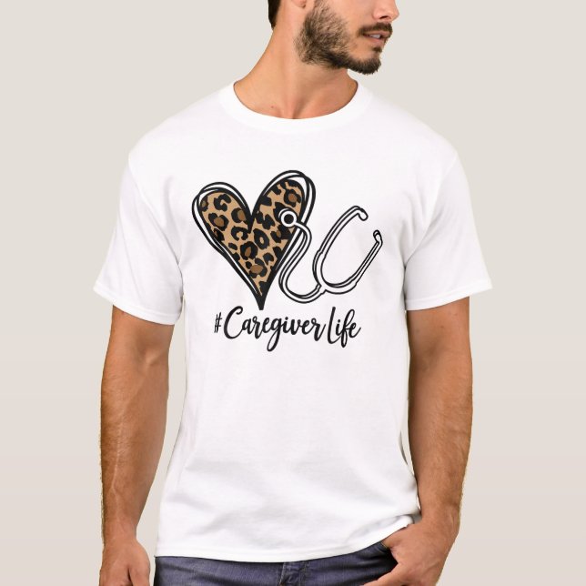 Caregiver Leopard Heart Stethoscope T Shirt (Framsida)