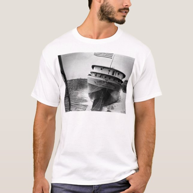 Carl D. Bradley Tee Shirt (Framsida)