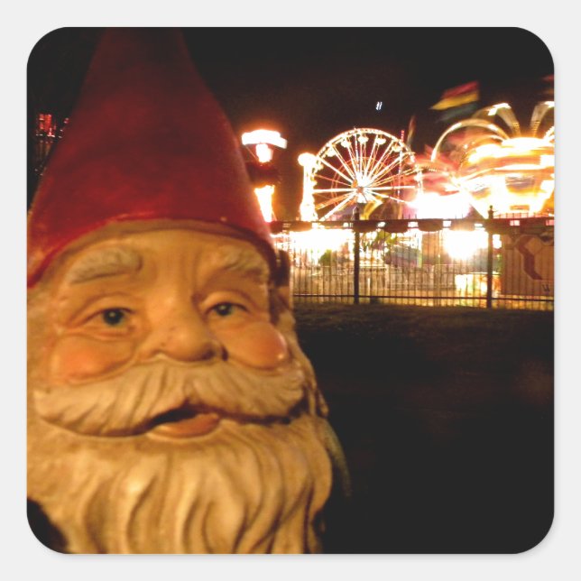 Carnival Gnome Fyrkantigt Klistermärke (Framsida)