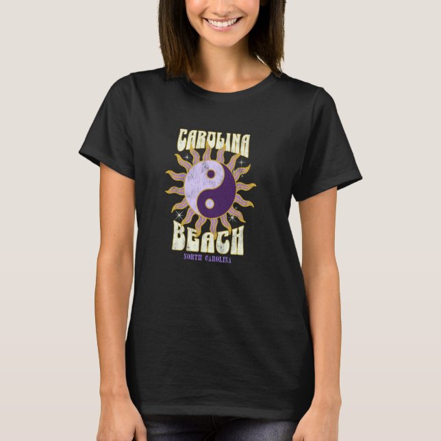 Carolina Beach, NC Summertime Vacationing Sunny Yi T Shirt (Framsida)