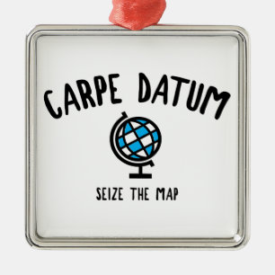 Carpe Datum Seize Karta Julgransprydnad Metall