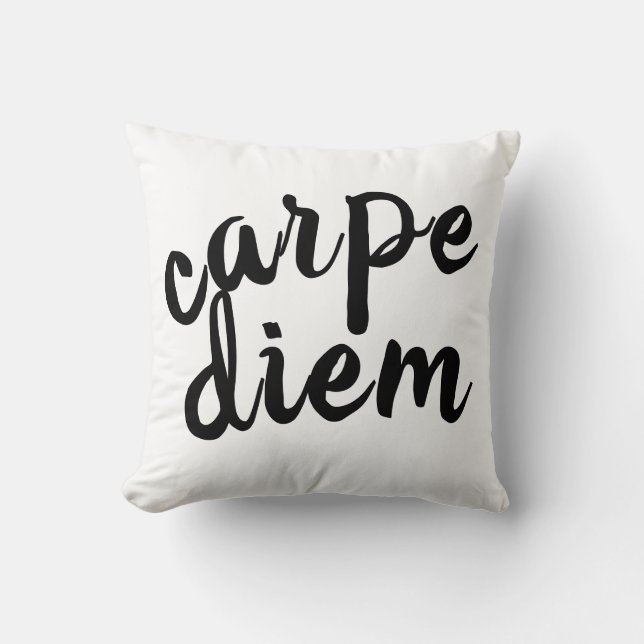 carpe diem black and white fold Citat modern Kudde (Framsida)