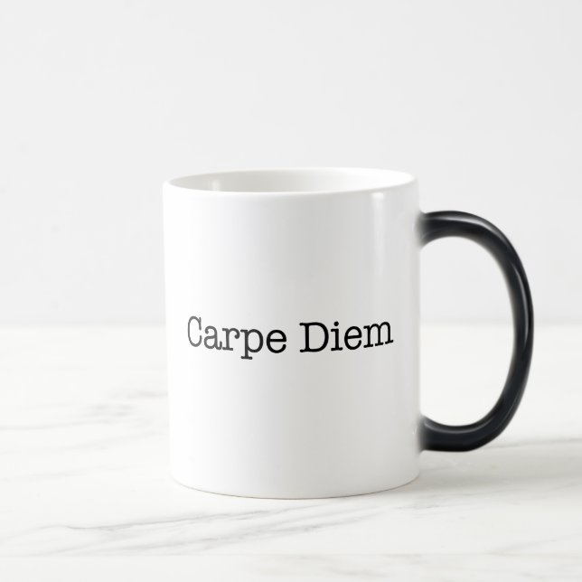 Carpe Diem griper dagcitationstecknet - Magisk Mugg (Höger)