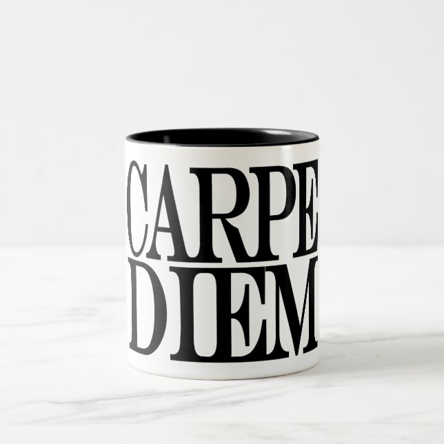 Carpe Diem latinsk citationsteckenmugg Två-Tonad Mugg (Center)