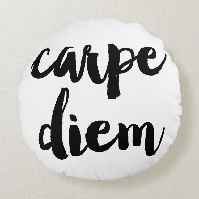 Carpe Diem Push Typography Påstående Pillow Rund Kudde (Framsidan)