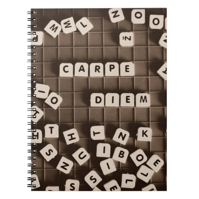 Carpe Diem Scramated Brev Tiles Anteckningsbok (Framsidan)