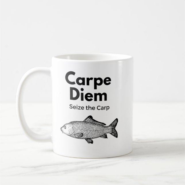 Carpe Diem Seize the Carp Fishing Shirt, Finny Kaffemugg (Vänster)